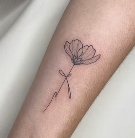 Tatuagem real do portfólio: Flor delicada